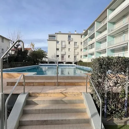 Le Candie T3 Bord De Piscine Et Parking *